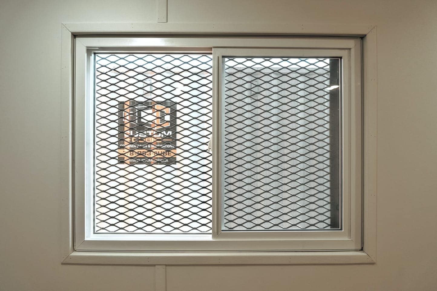 20&rsquo; Office CUBE &ndash; Vinyl Drywall Finished - Port Shipping Containers