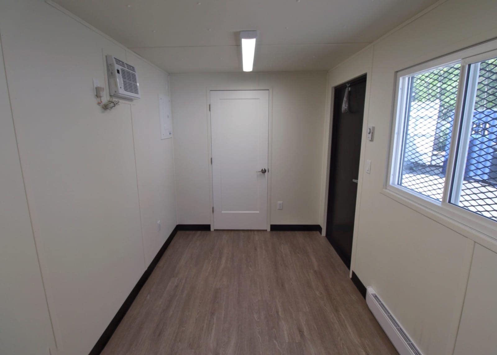 20&prime; Site office + Washroom - Port Shipping Containers