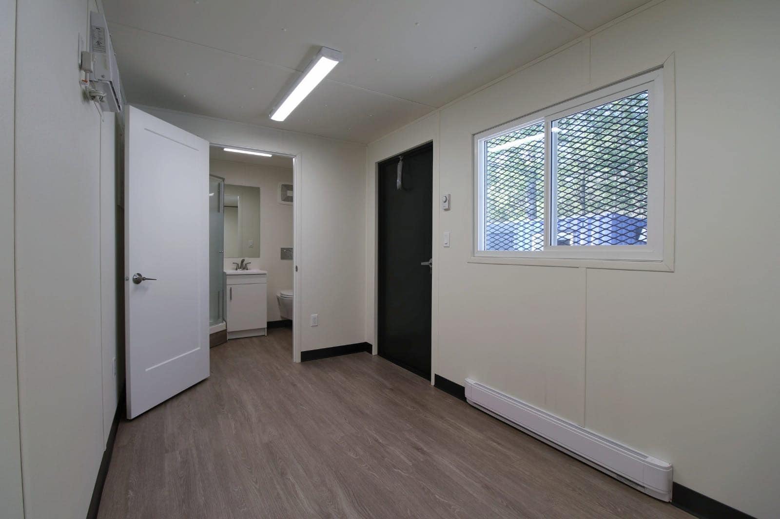 20&prime; Site office + Washroom - Port Shipping Containers