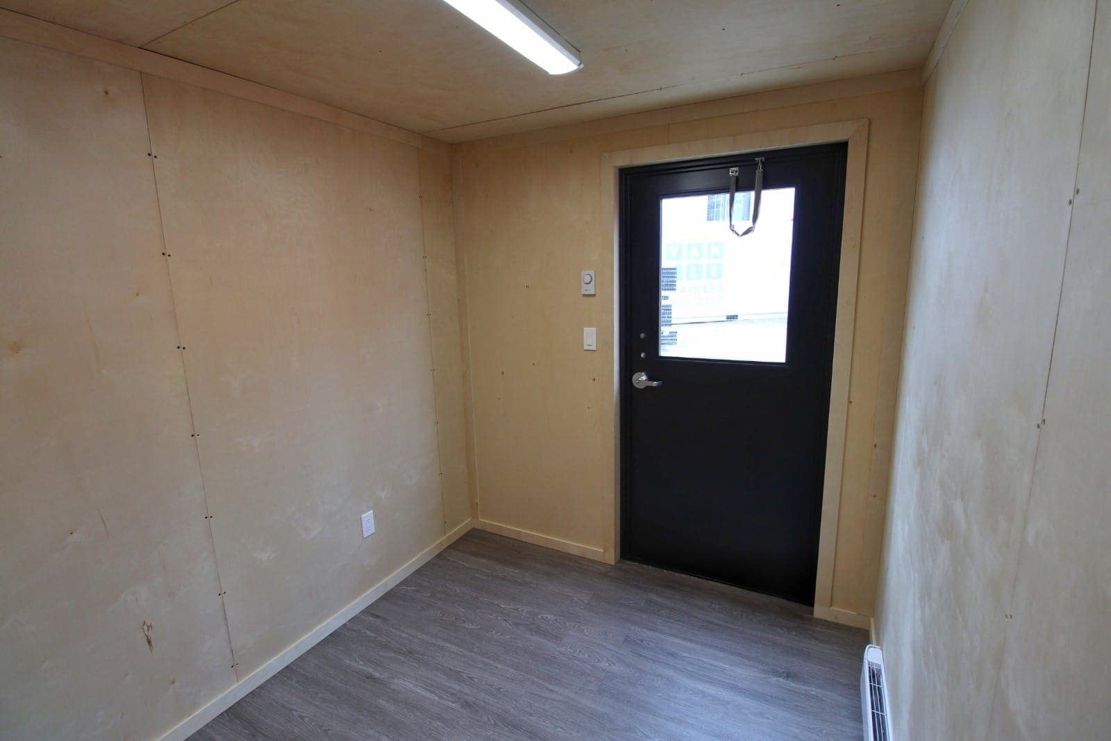 10&rsquo; Economy Office CUBE - Port Shipping Containers