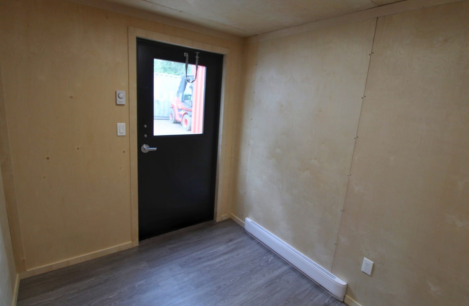 10&rsquo; Economy Office CUBE - Port Shipping Containers