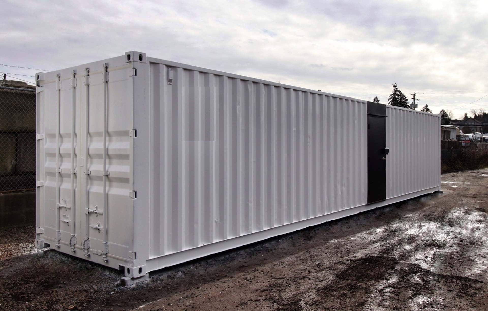 40&rsquo; Locker Room - Port Shipping Containers
