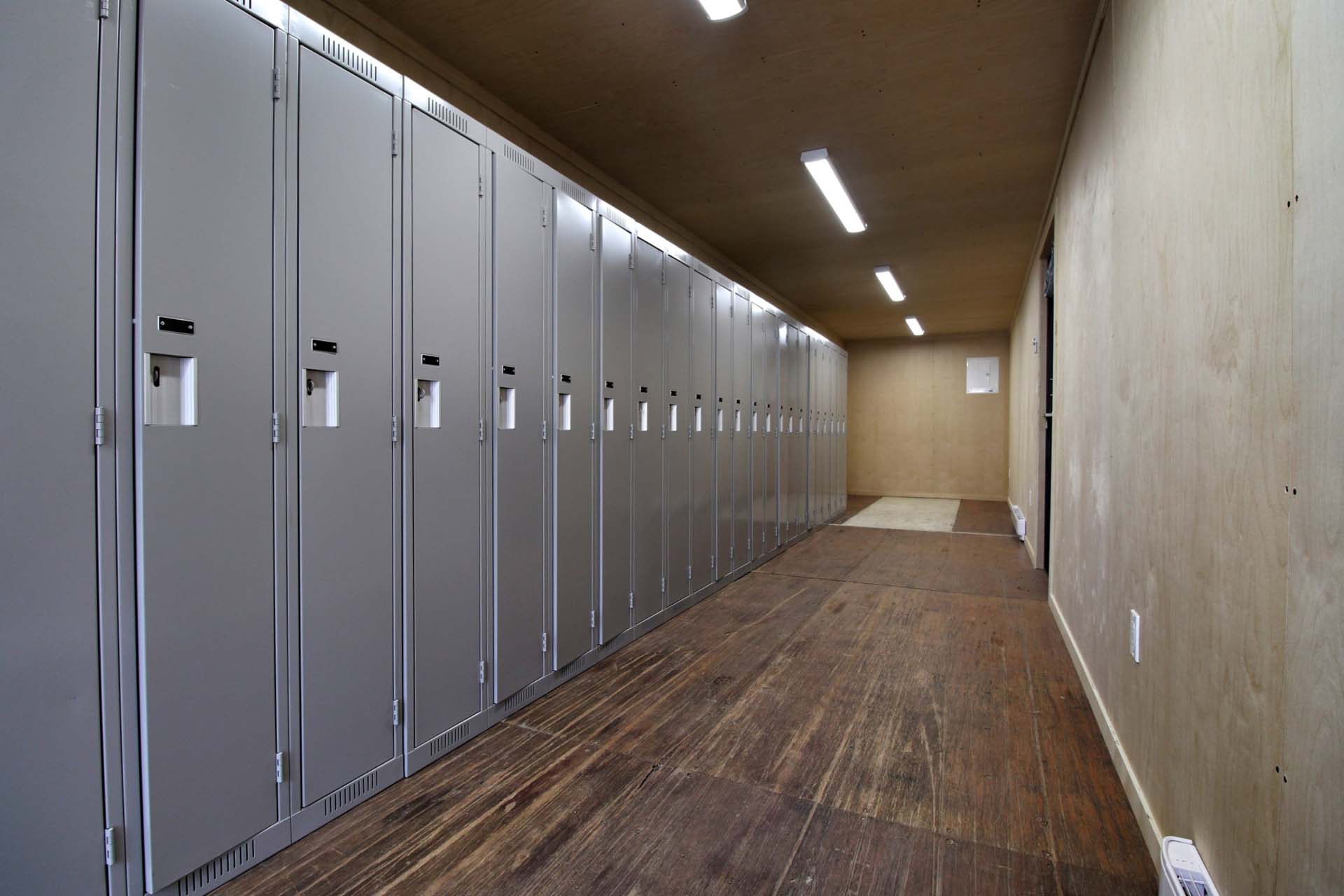 40&rsquo; Locker Room - Port Shipping Containers