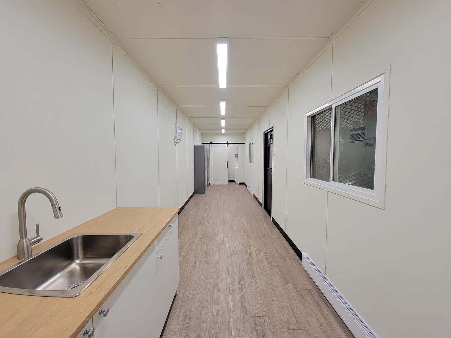 40&rsquo; Lunchroom + Locker room - Port Shipping Containers