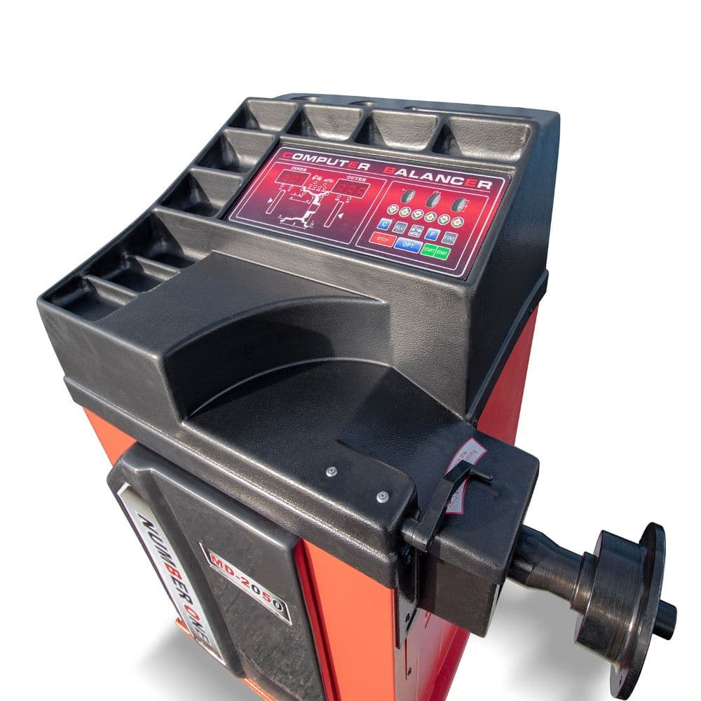 M&B | Wheel Balancer - Port Shipping Containers